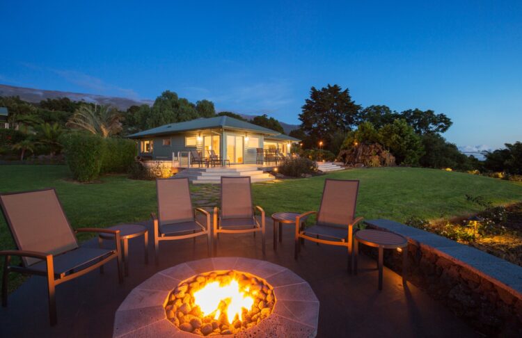 Outdoor Entertaining: How Fire Pit Chairs Can Elevate Your Backyard
