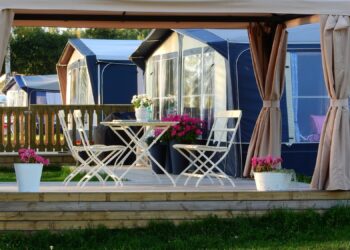 4 Pergola Cover Design Ideas to Upgrade Your Outdoor Living Space