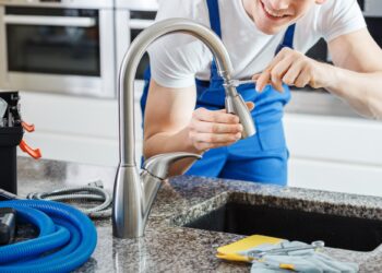 Emergency Plumbing Services: When to Call and What to Expect