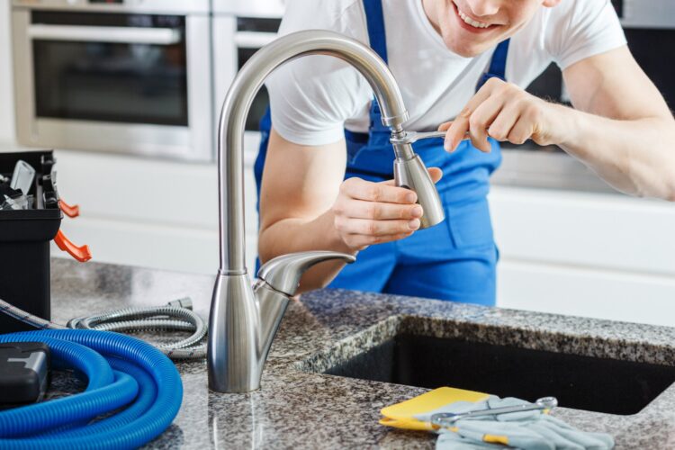 Emergency Plumbing Services: When to Call and What to Expect