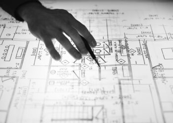 Managing Risk in Large Scale Construction Projects: Strategies for Success