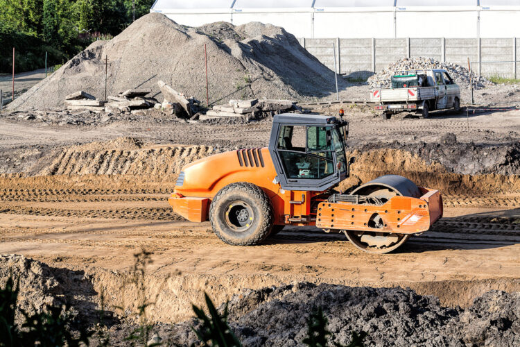 Top Tips for Choosing the Right Earthmover Truck for Your Project