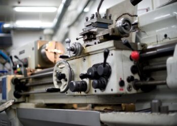 Discovering What Is Lathe Machine: Different Types and Applications