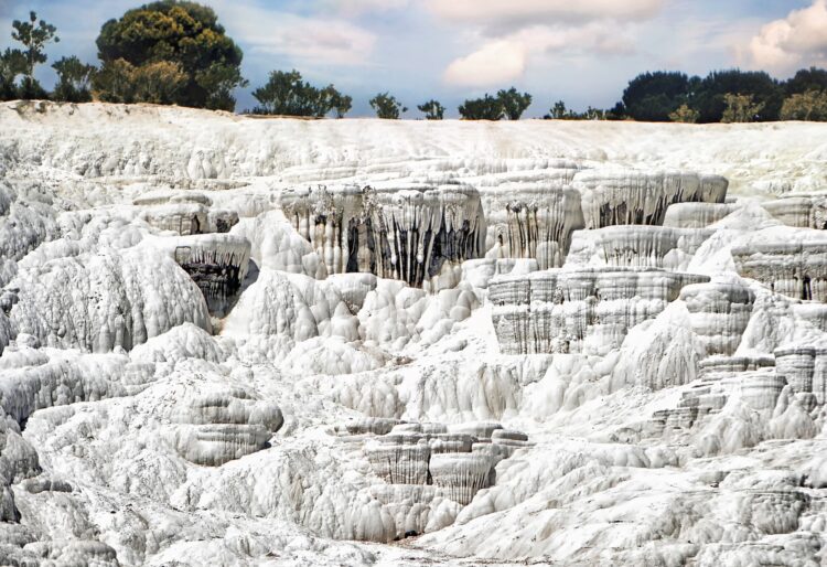 The Benefits of Using Travertine Stone Tile in Your Home