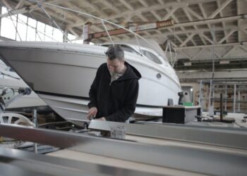 The Benefits of Owning a Fiber Glass Boat