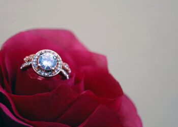 The Top 10 Most Stunning Coloured Diamond Body Jewelry Piece