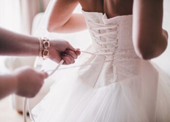 Trending Bridal Hair Clips for Every Wedding Style