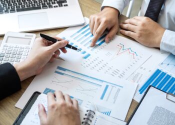 4 Benefits of Outsourcing Financial Reporting Services