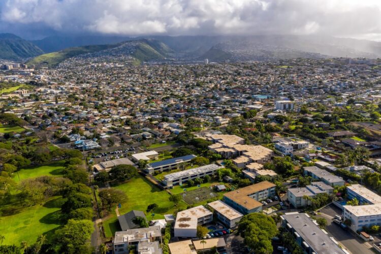 The Pros and Cons of Buying a Condo in Hawaii: Is it Worth It?