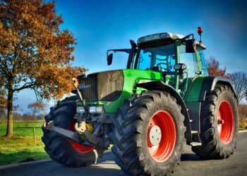 How to Choose the Right Tractor Lights for Your Needs