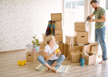 Transition Triumph: Moving Apartment Checklist for College Students