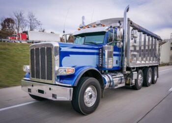 Top Tips for Maintaining Your Dump Truck Trailer Business