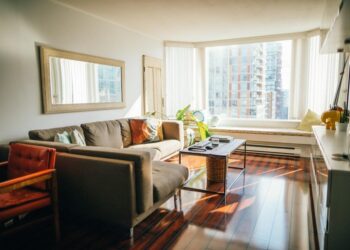 Which is the Better Investment – Pre Sale 2 Bedroom Condo or House? 10 Differences Explained