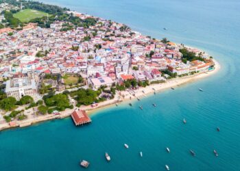 From Mountains to Beaches: 8 Must-Visit Nature Getaways in Sri Lanka