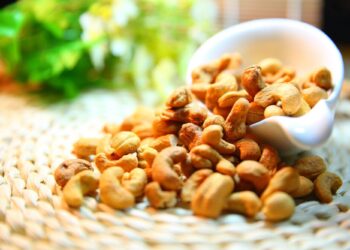 9 Delicious and Healthy Nut Snack Ideas for Everyday Cravings