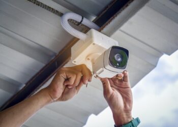 Wireless Sensors vs. Traditional Security: Which is Best for Your Home?