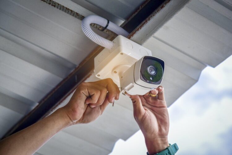 Wireless Sensors vs. Traditional Security: Which is Best for Your Home?