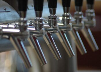 Help Your Restaurant Stand out With the Right Beer Taps