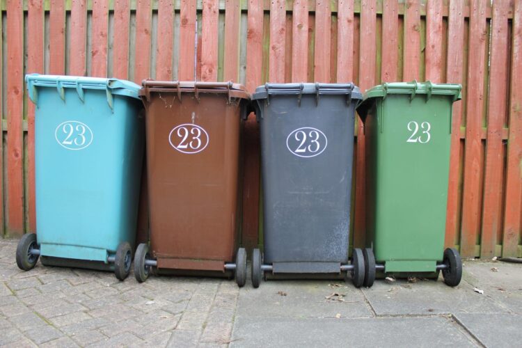 commercial outdoor trash cans