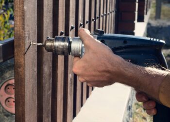 How to Choose the Right Vinyl Gate for Your Property