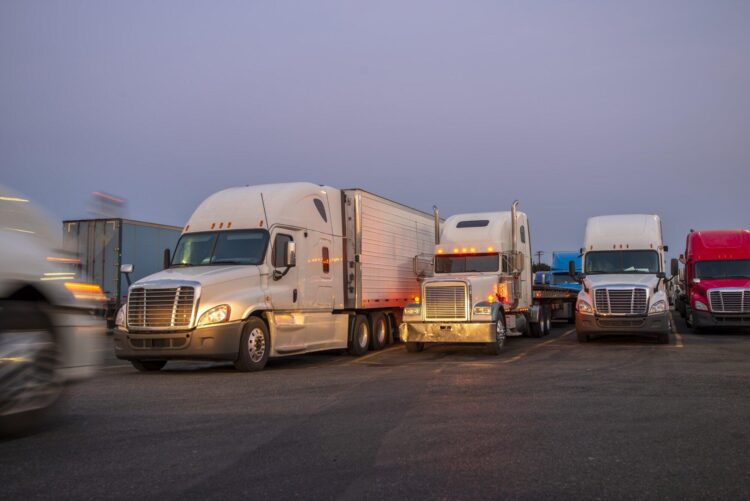 The Advantages of Using a Logistics Transporter for Your Business