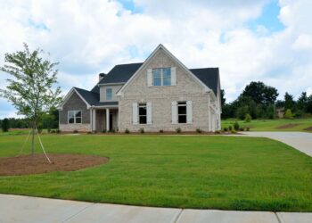 From Starter to Forever Home: How Medium Sized Houses Can Fit All Stages of Life